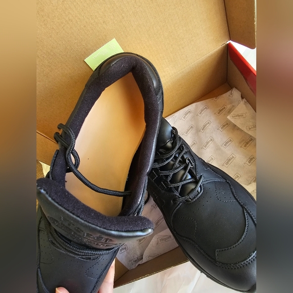 Propet Men's Black Leather Sneakers - Picture 6 of 12